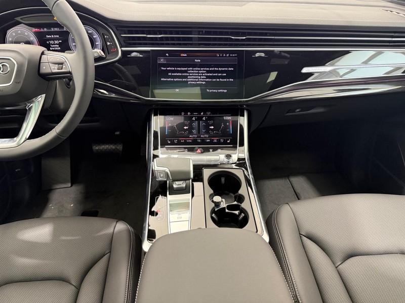 Audi Q7 Vehicle Image 5