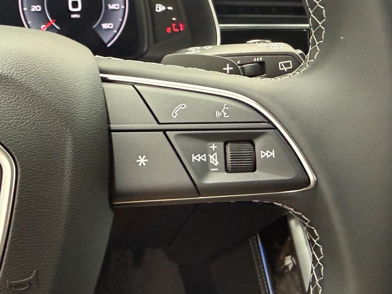 Audi Q7 Vehicle Image 13