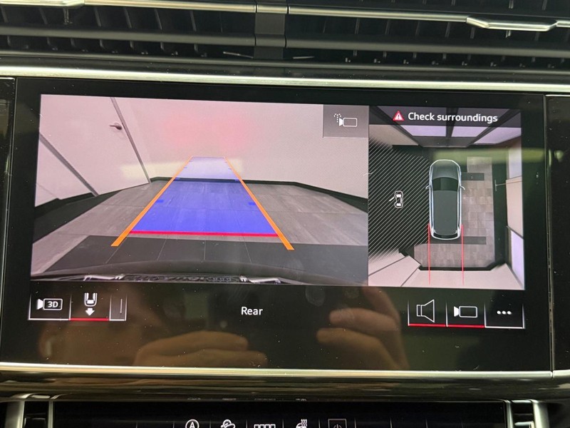 Audi Q7 Vehicle Image 14