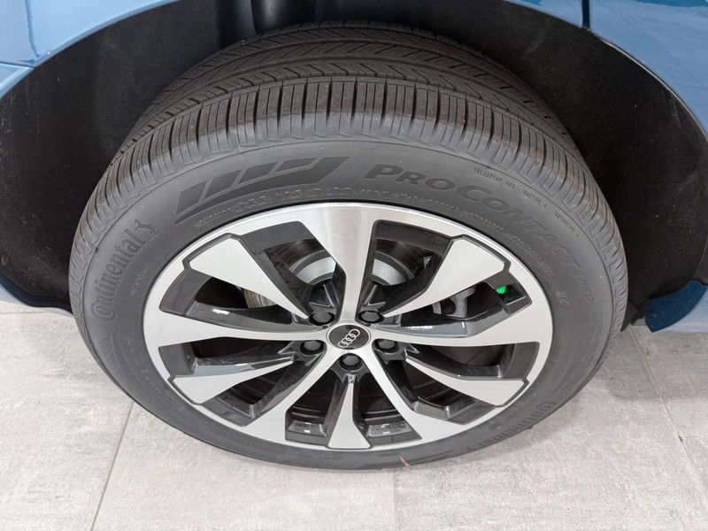 Audi Q3 Vehicle Image 3