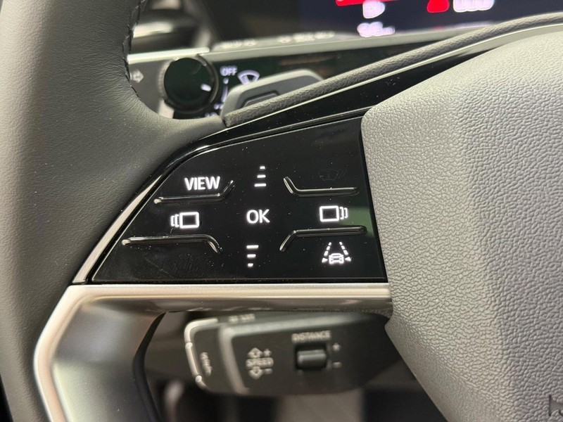 Audi Q3 Vehicle Image 10