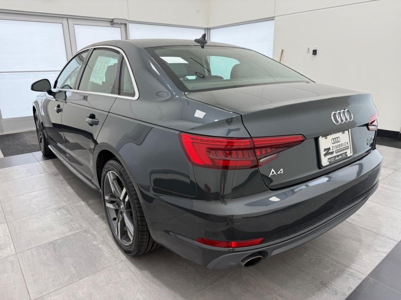 Audi A4 Vehicle Full-screen Gallery Image 04