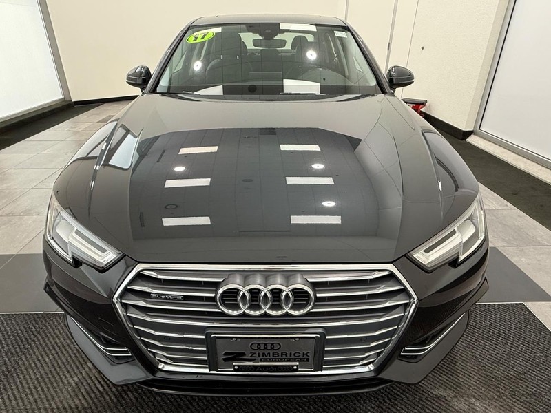 Audi A4 Vehicle Full-screen Gallery Image 07