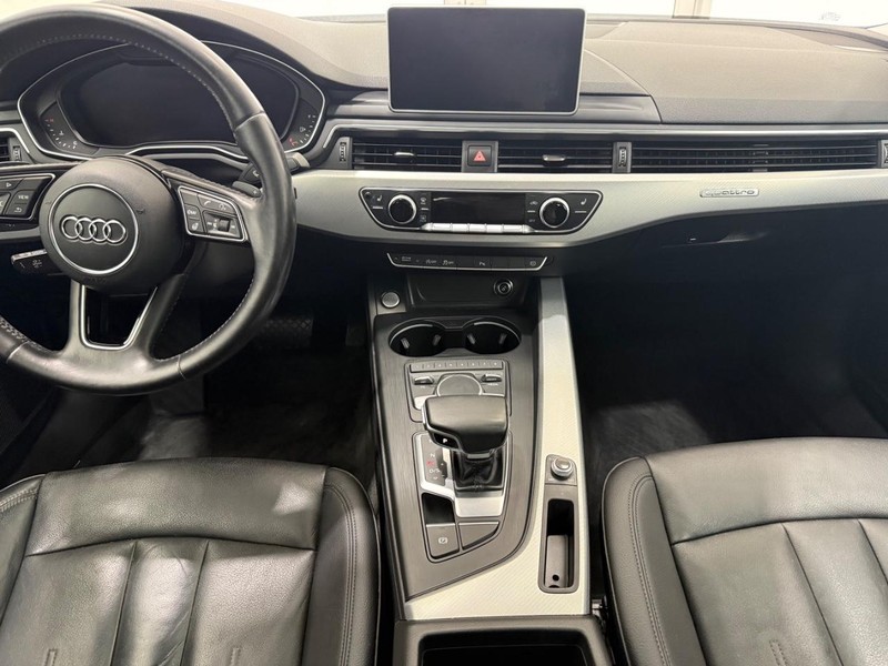 Audi A4 Vehicle Full-screen Gallery Image 09