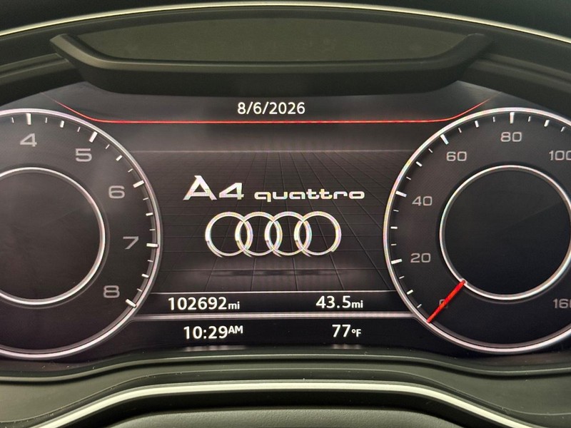 Audi A4 Vehicle Full-screen Gallery Image 16
