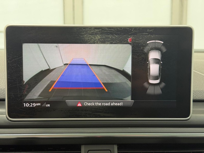 Audi A4 Vehicle Full-screen Gallery Image 18