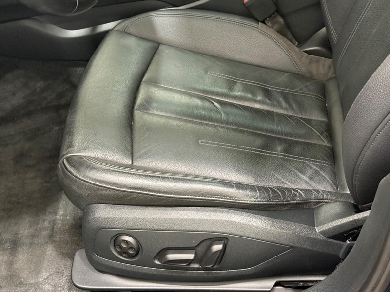 Audi A4 Vehicle Full-screen Gallery Image 20