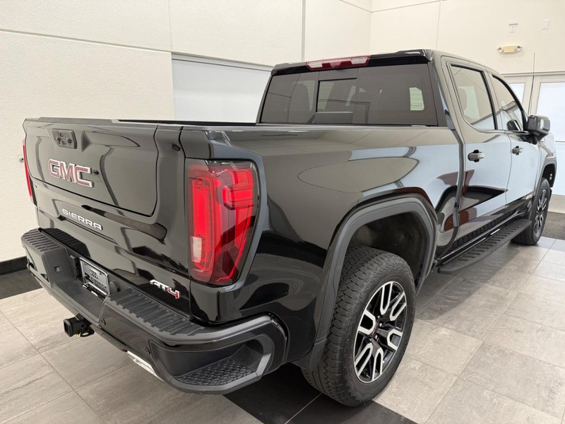 GMC Sierra 1500 Vehicle Image 2