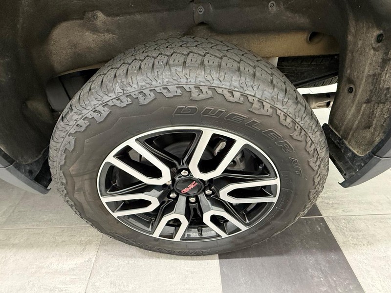 GMC Sierra 1500 Vehicle Image 5