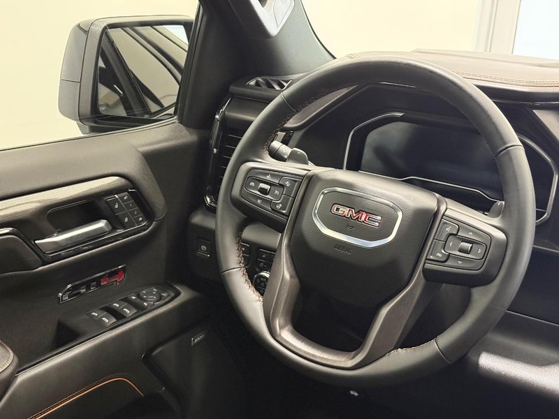 GMC Sierra 1500 Vehicle Image 12