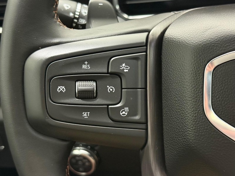 GMC Sierra 1500 Vehicle Image 16