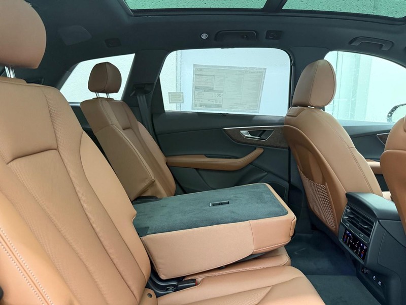 Audi Q7 Vehicle Image 4