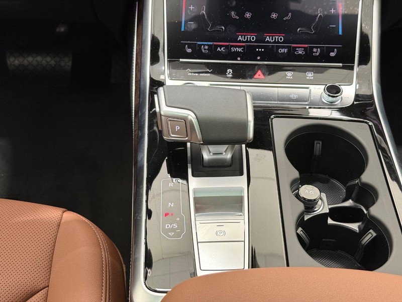 Audi Q7 Vehicle Image 7