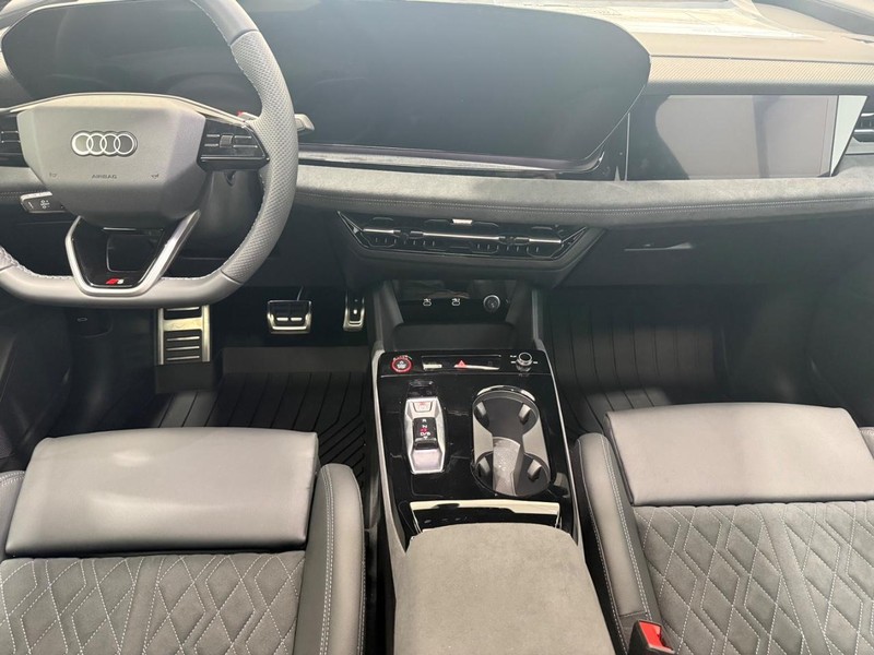 Audi SQ6 e-tron Sportback Vehicle Image 5