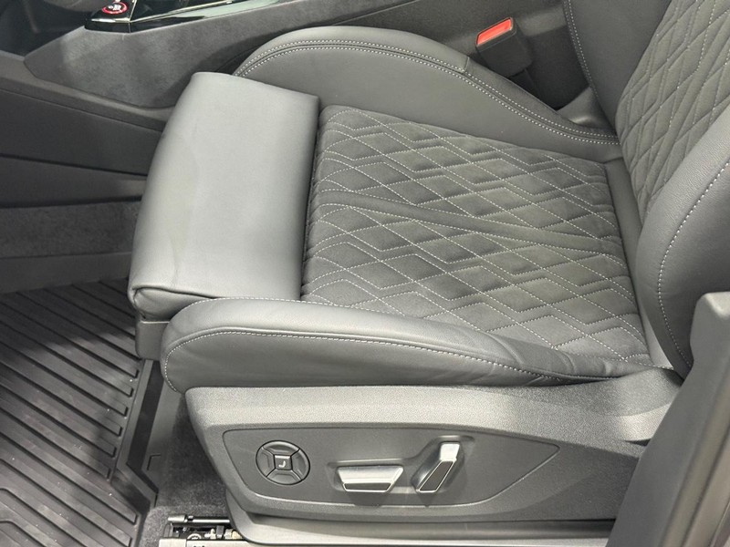 Audi SQ6 e-tron Sportback Vehicle Image 16