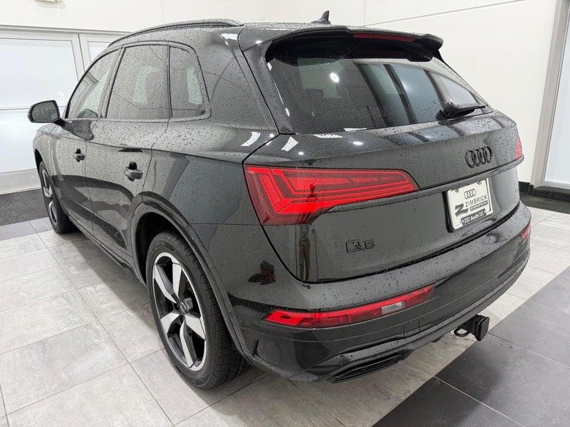 Audi Q5 Vehicle Full-screen Gallery Image 04
