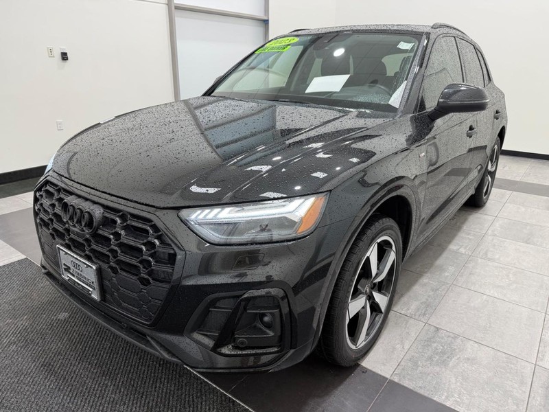 Audi Q5 Vehicle Full-screen Gallery Image 06