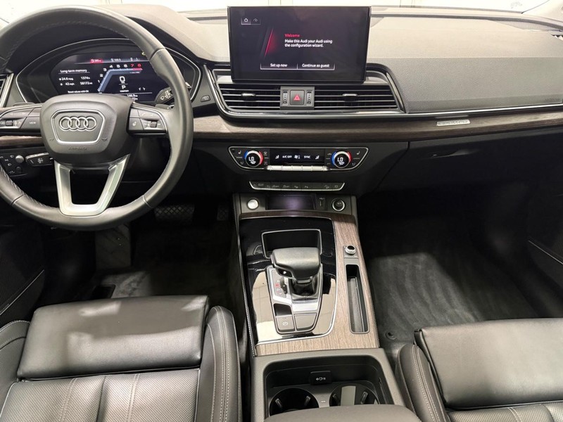 Audi Q5 Vehicle Full-screen Gallery Image 09