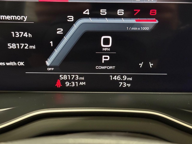 Audi Q5 Vehicle Full-screen Gallery Image 16