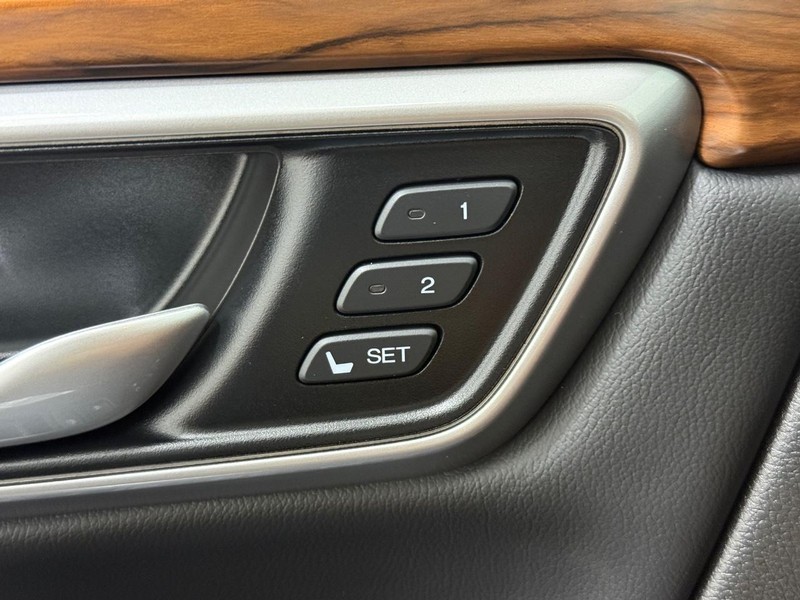 Honda CR-V Vehicle Image 13