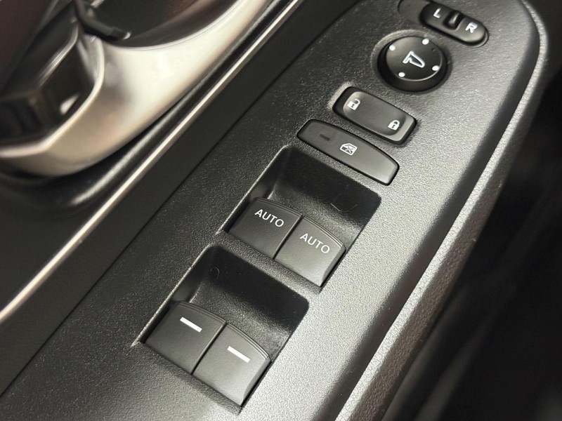 Honda CR-V Vehicle Image 19