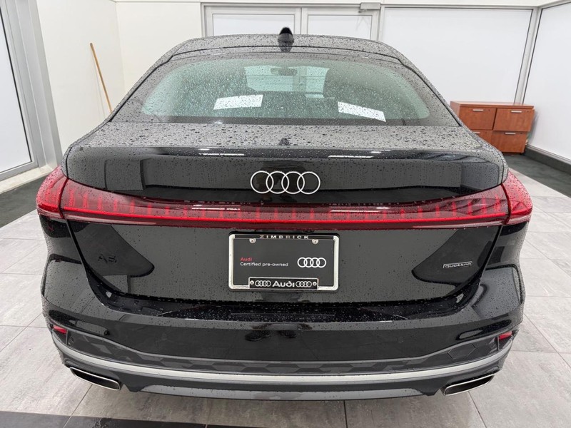 Audi A5 Vehicle Full-screen Gallery Image 03