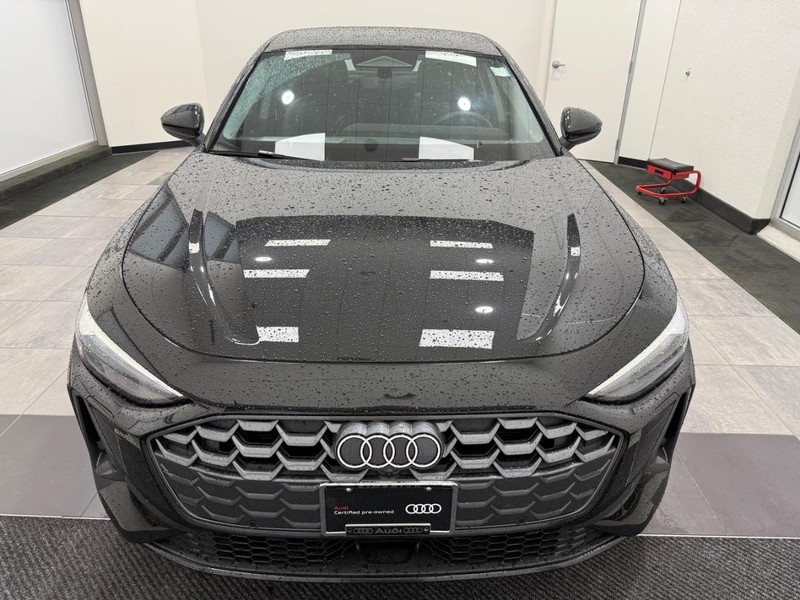 Audi A5 Vehicle Full-screen Gallery Image 07