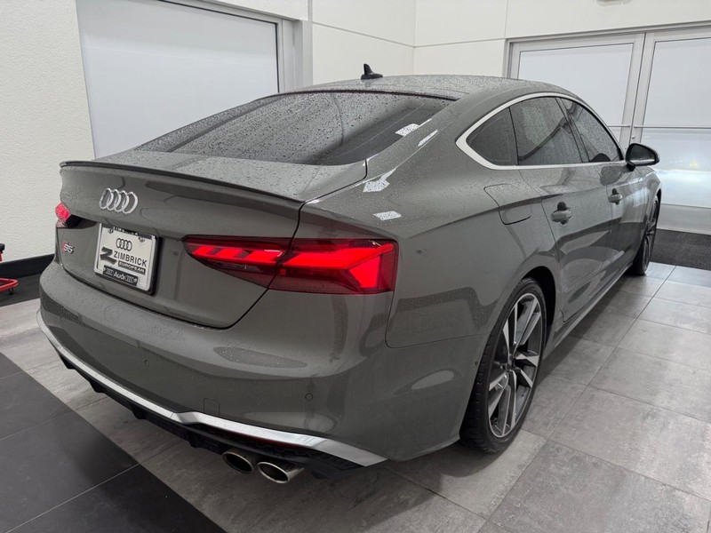 Audi S5 Sportback Vehicle Image 2