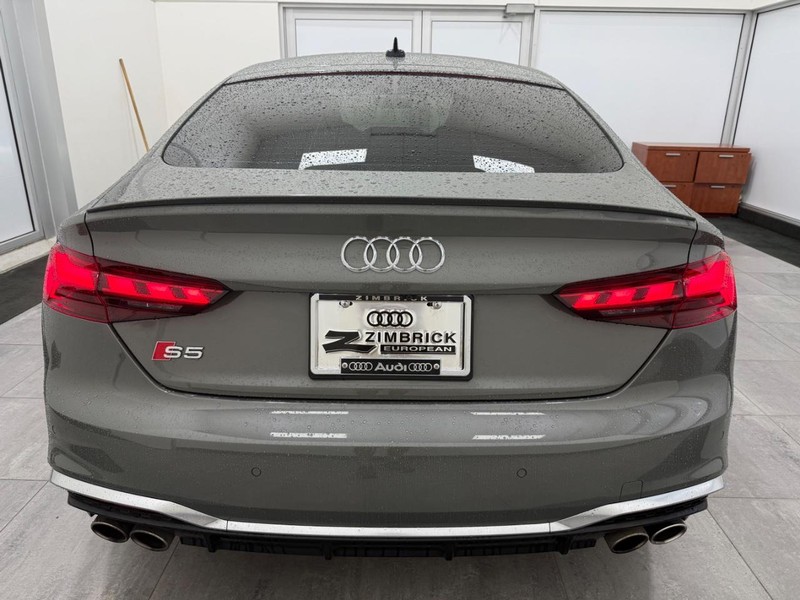 Audi S5 Sportback Vehicle Image 3