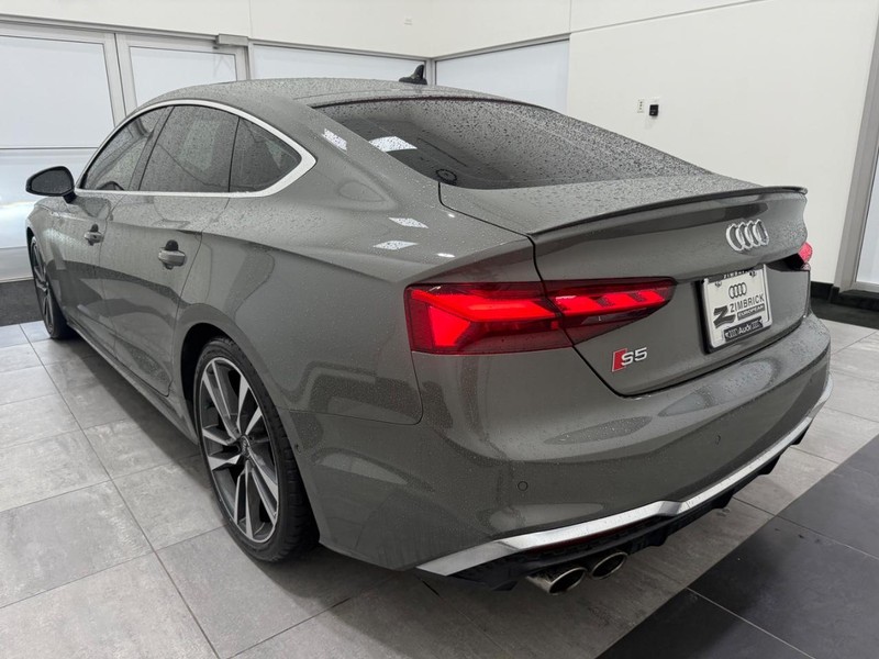 Audi S5 Sportback Vehicle Image 4