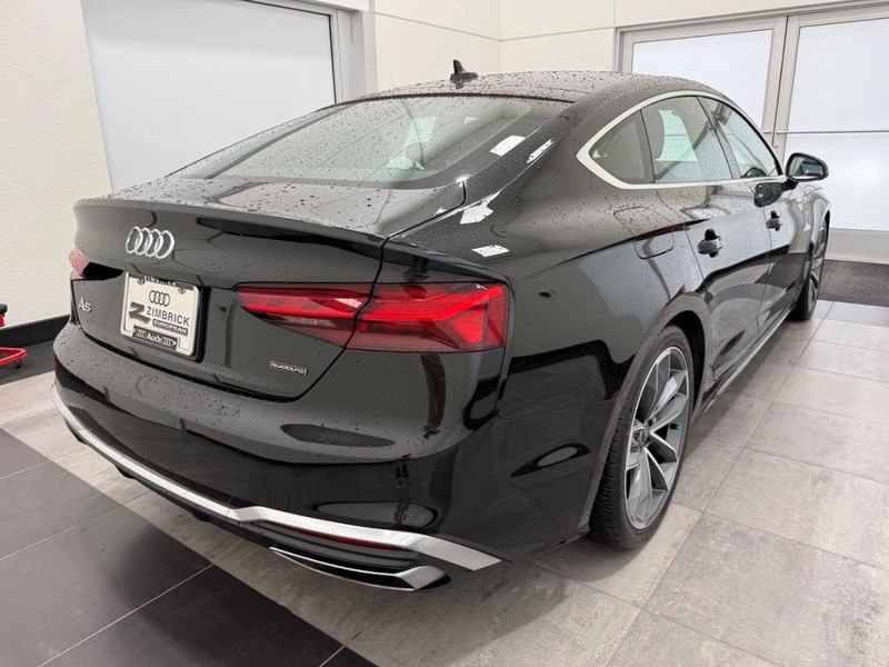 Audi A5 Sportback Vehicle Full-screen Gallery Image 02