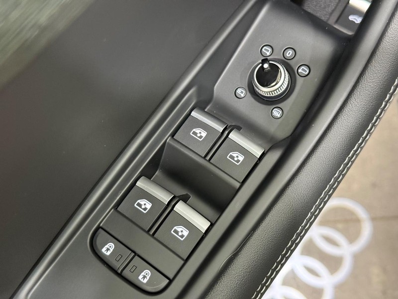 Audi A5 Sportback Vehicle Full-screen Gallery Image 18