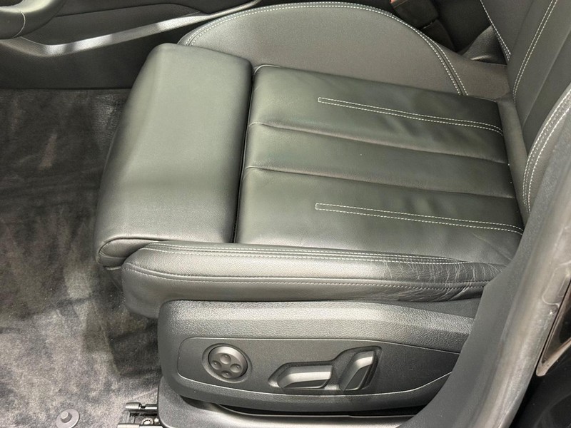 Audi A5 Sportback Vehicle Full-screen Gallery Image 19