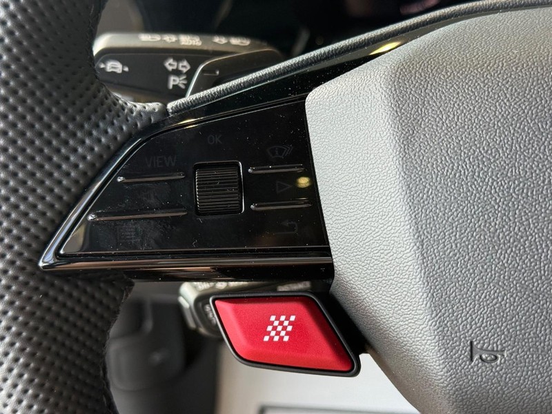 Audi RS 3 Vehicle Image 11