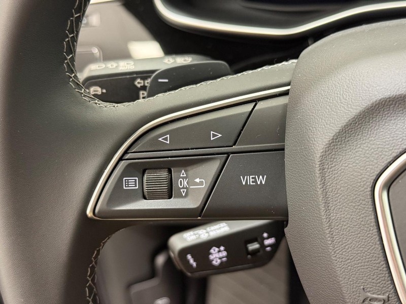 Audi Q7 Vehicle Image 11