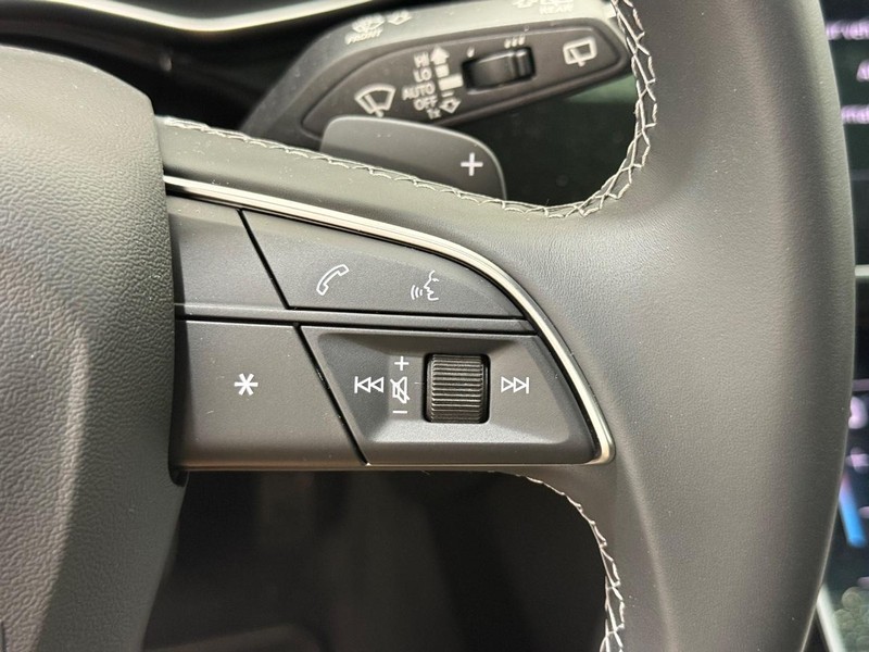 Audi Q7 Vehicle Image 12