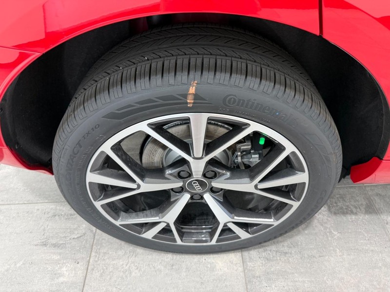 Audi Q3 Vehicle Image 3