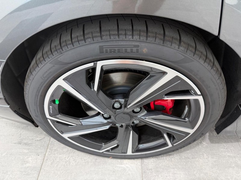 Audi S6 e-tron Vehicle Image 3