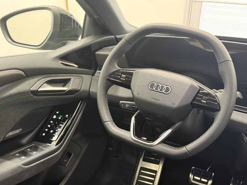 Audi S6 e-tron Vehicle Image 8