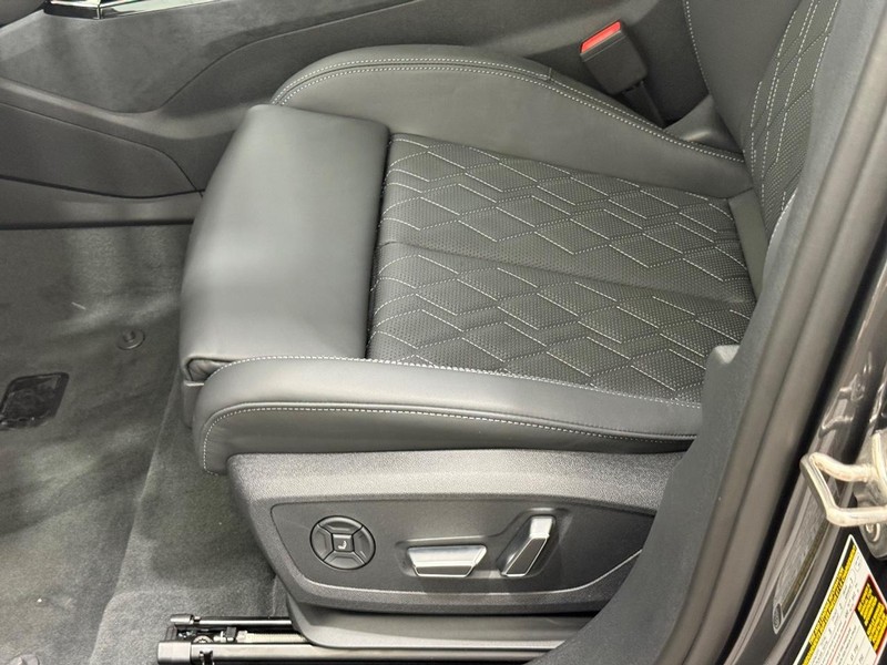 Audi S6 e-tron Vehicle Image 15