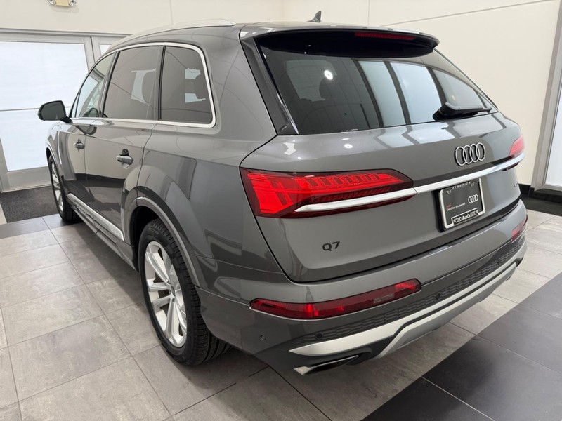 Audi Q7 Vehicle Image 5