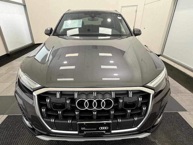 Audi Q7 Vehicle Image 8