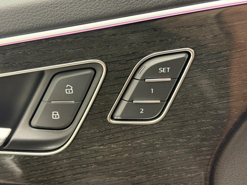 Audi Q7 Vehicle Image 15