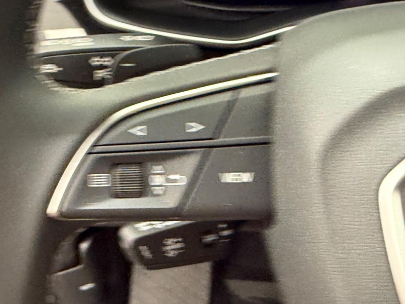 Audi Q7 Vehicle Image 16