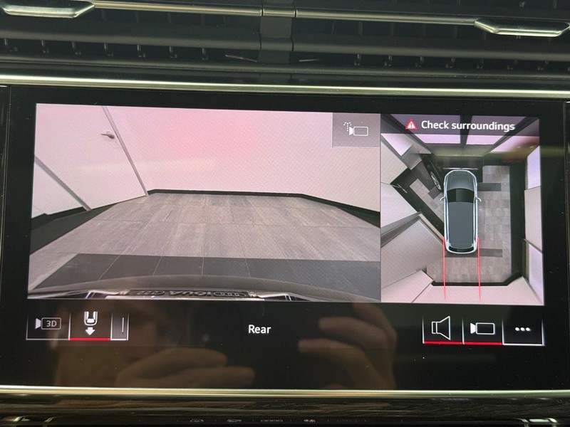 Audi Q7 Vehicle Image 19