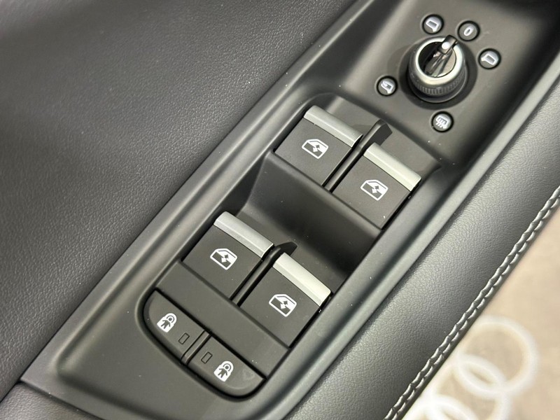 Audi Q7 Vehicle Image 21