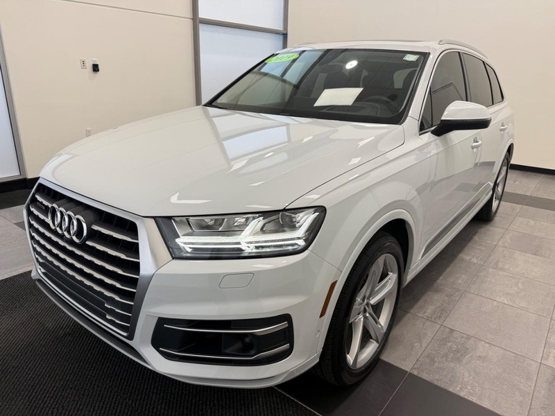 Audi Q7 Vehicle Image 6