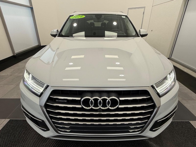 Audi Q7 Vehicle Image 7