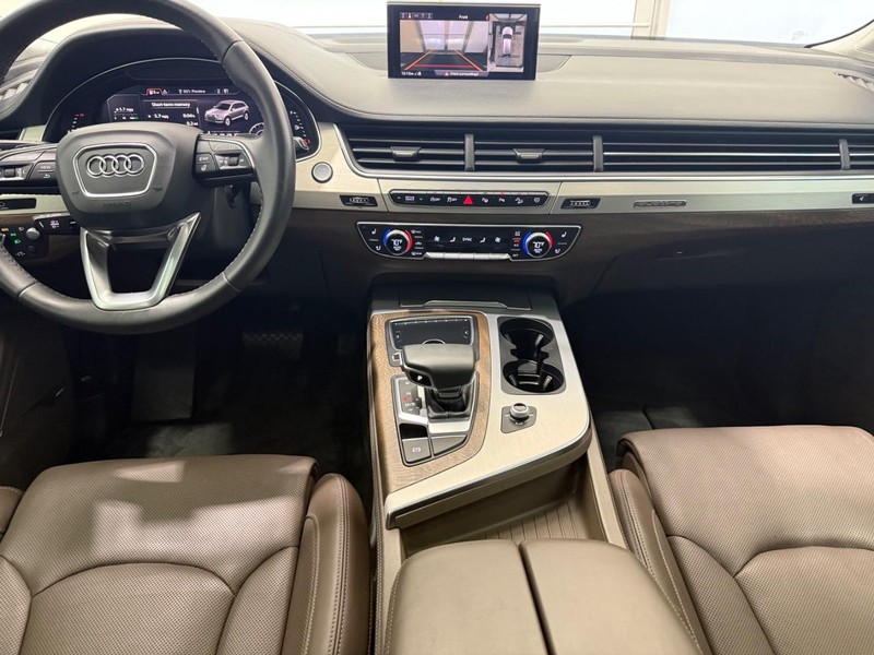 Audi Q7 Vehicle Image 9