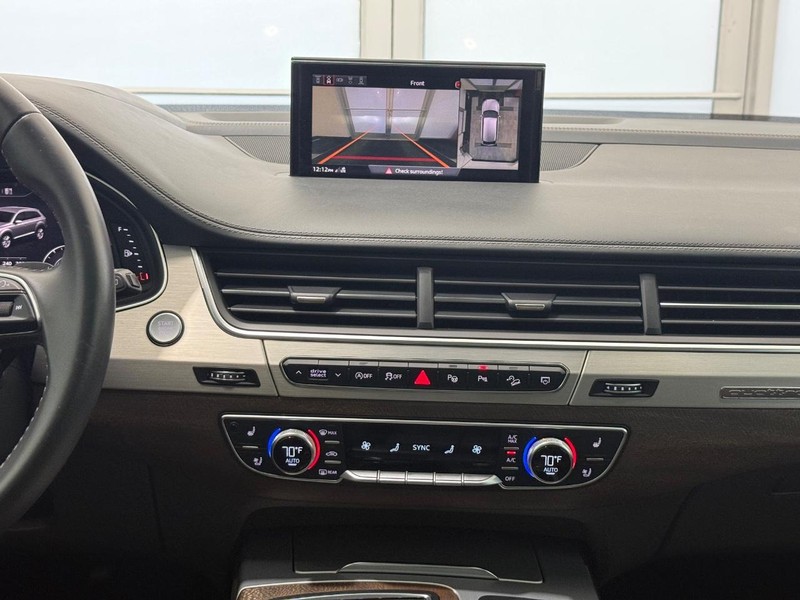 Audi Q7 Vehicle Image 10